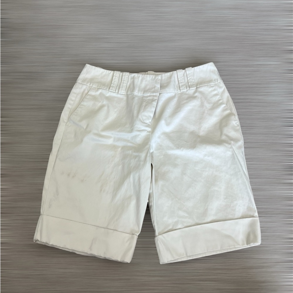⚪️I.N.C: Women’s 10 petite, white long shorts w/folded hem & pockets, preloved.